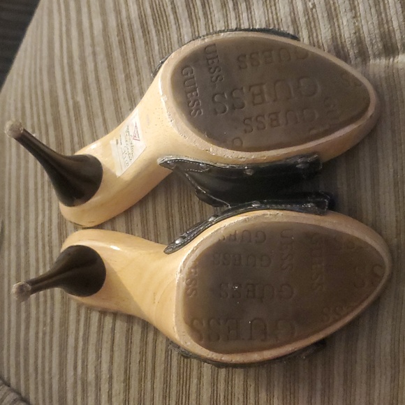 GUESS Heels - Picture 2 of 3